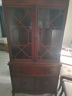 Bernhardt Furniture Mahogany Dining room China Cabnet