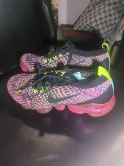 Nike Air VaporMax Flyknit Sneakers Women's 6