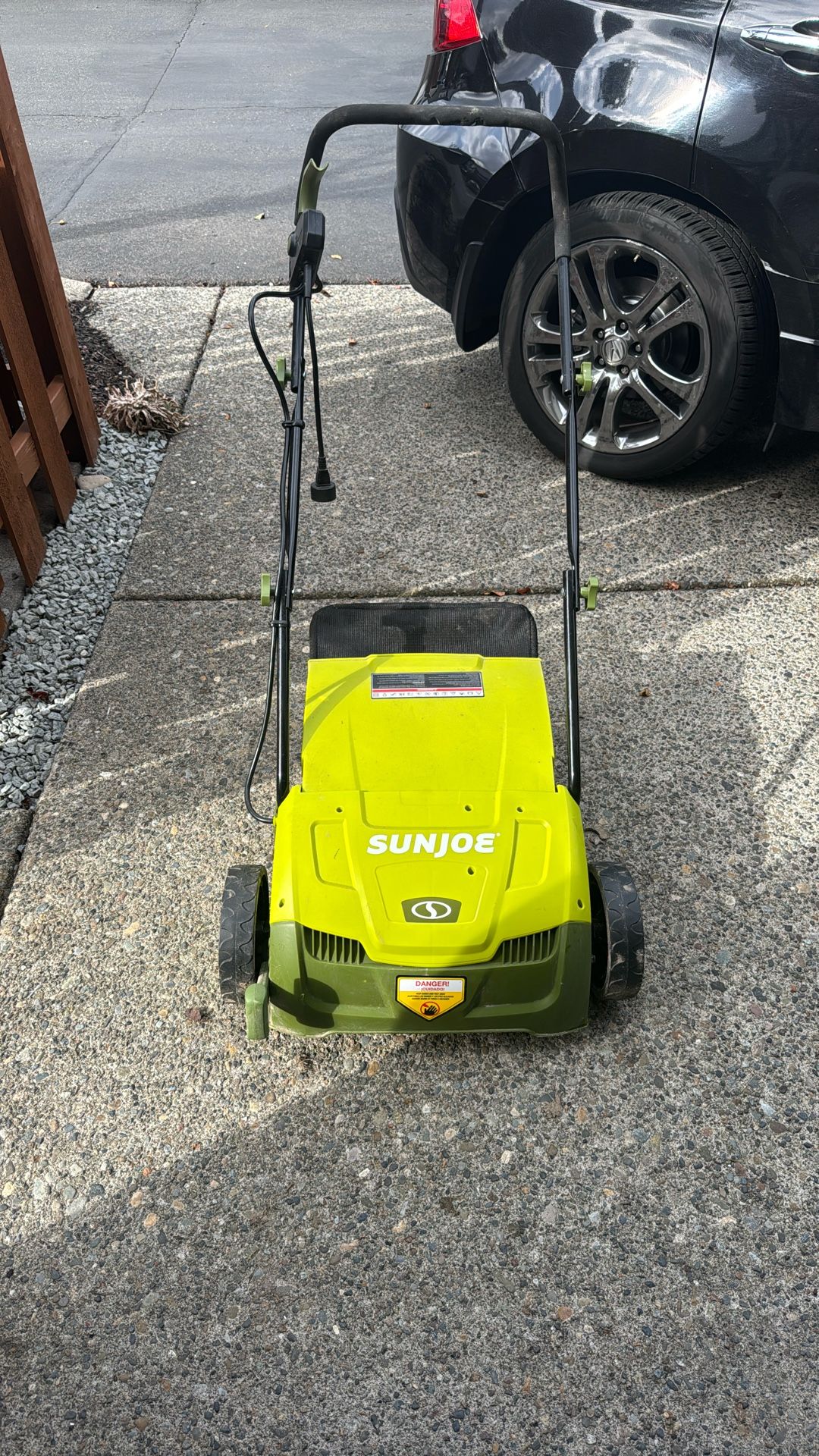 Sun Joe Electric Dethatcher + Scarifier – Works Great (13” 12.6A)