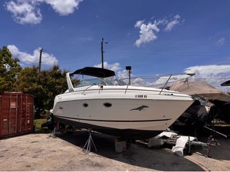 2004 Rinker 2700 Fiesta Vee - Mechanic special