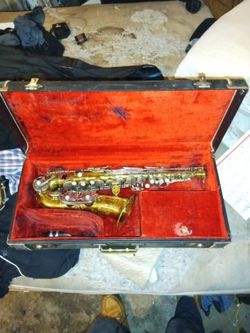 Evette Schaeffer Alto Saxaphone..........Definitely Antiquey