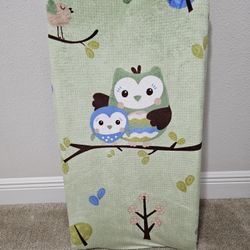 Summer Infant Contoured Changing Pad – Includes Waterproof Changing Liner and Safety Fastening Strap with Quick-Release Buckle With Ultra Plush Sheet
