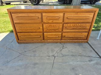 Dresser 9 drawers