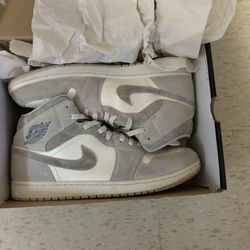 Jordan 1 Mid Se 