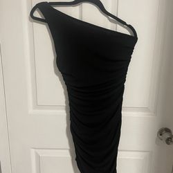 Black One Sleeve Ruched Dress