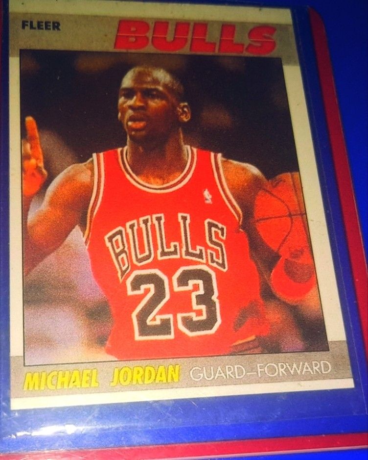 Fleer 1987 MICHAEL JORDAN CARD MINT CONDITION for Sale in Buffalo, NY