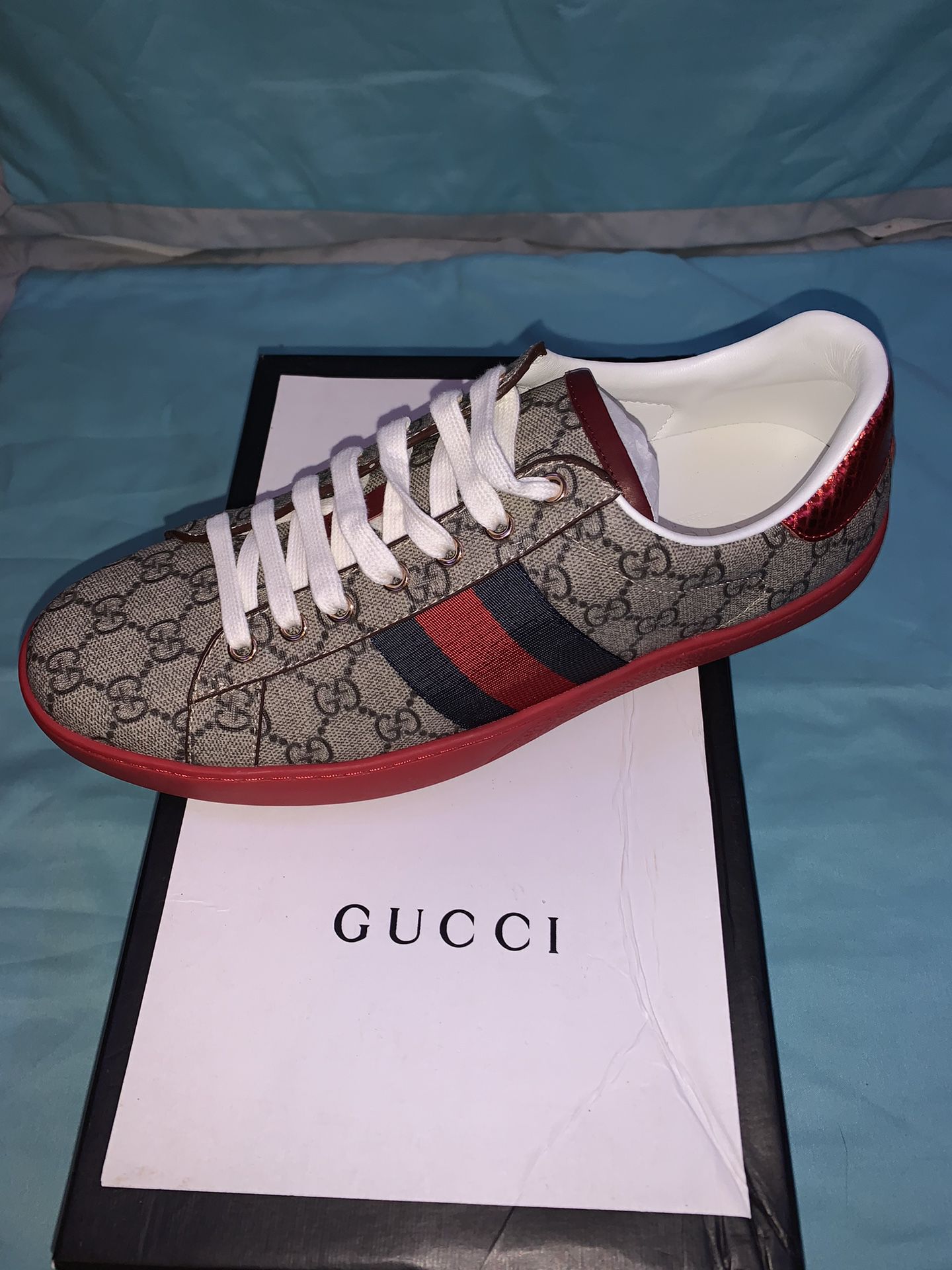 Gucci GG Supreme Sneakers