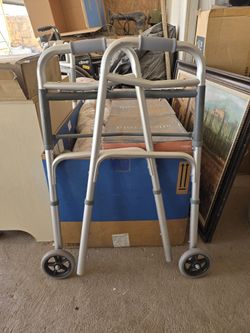 Adult Walker/Andador De Adulto