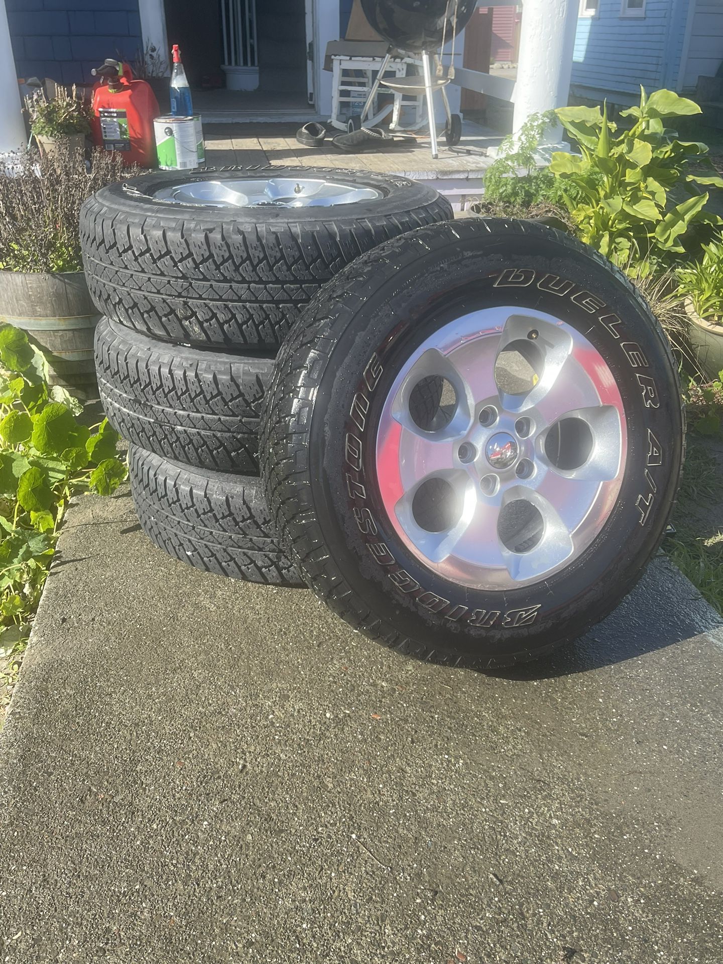 Like New Stock jeep Wrangler(2013) rims and tires