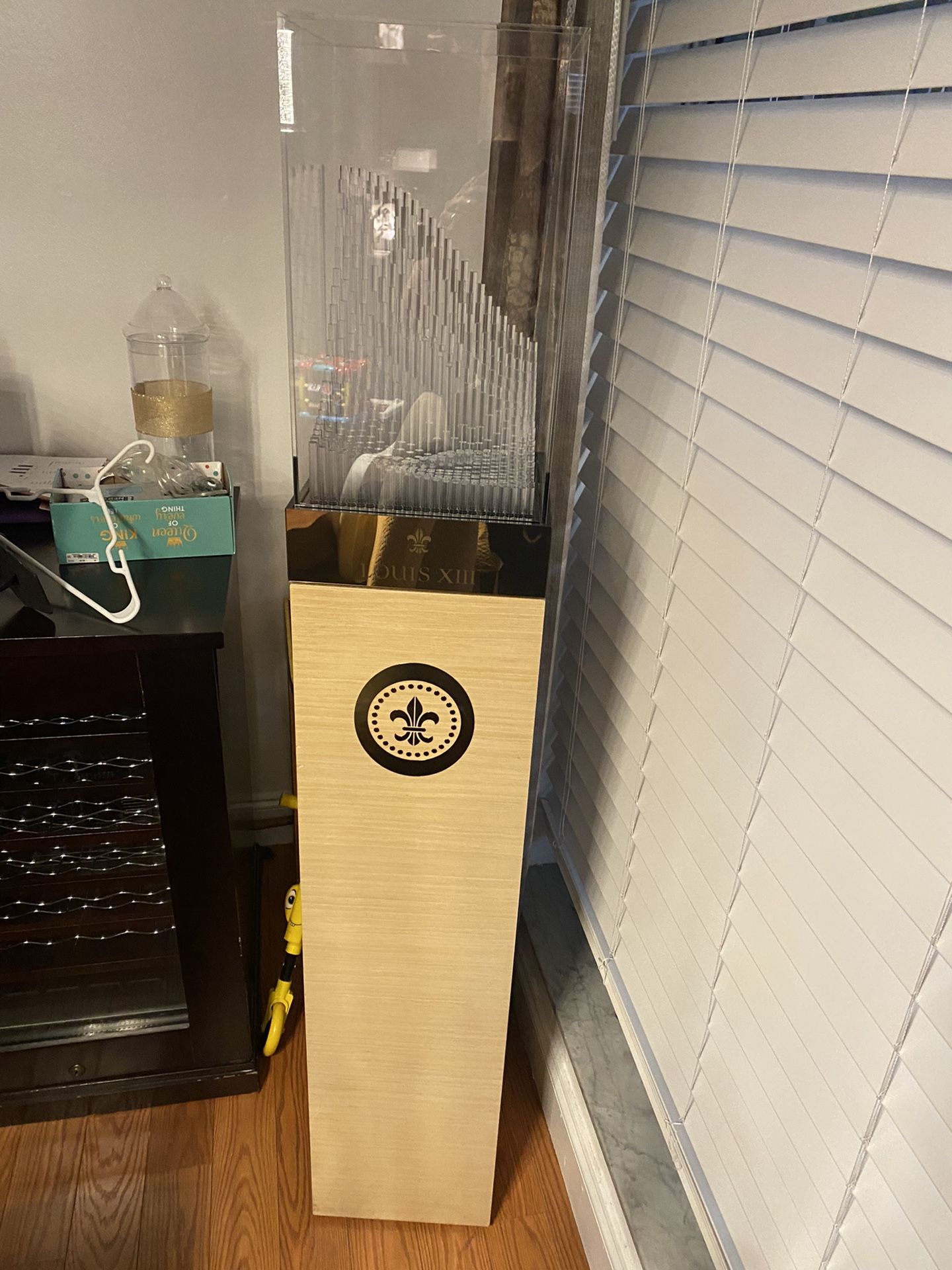 LOUIS XIII ILLUMINATING DISPLAY CASE STAND for Sale in Miami Gardens