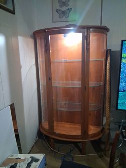 Curved Glass Wood Display Cabinet with Lighting