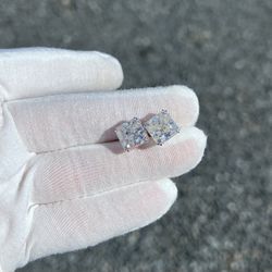 VVS Moissanite Diamond Studs
