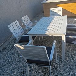 Outdoor Table With 6 Chairs 