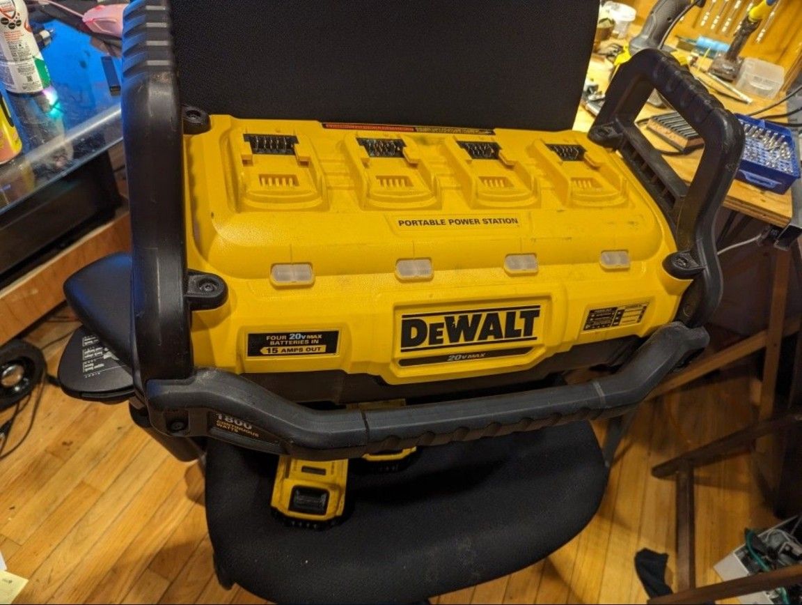 DeWalt Portable Power Station/Charger (Dcb1800)