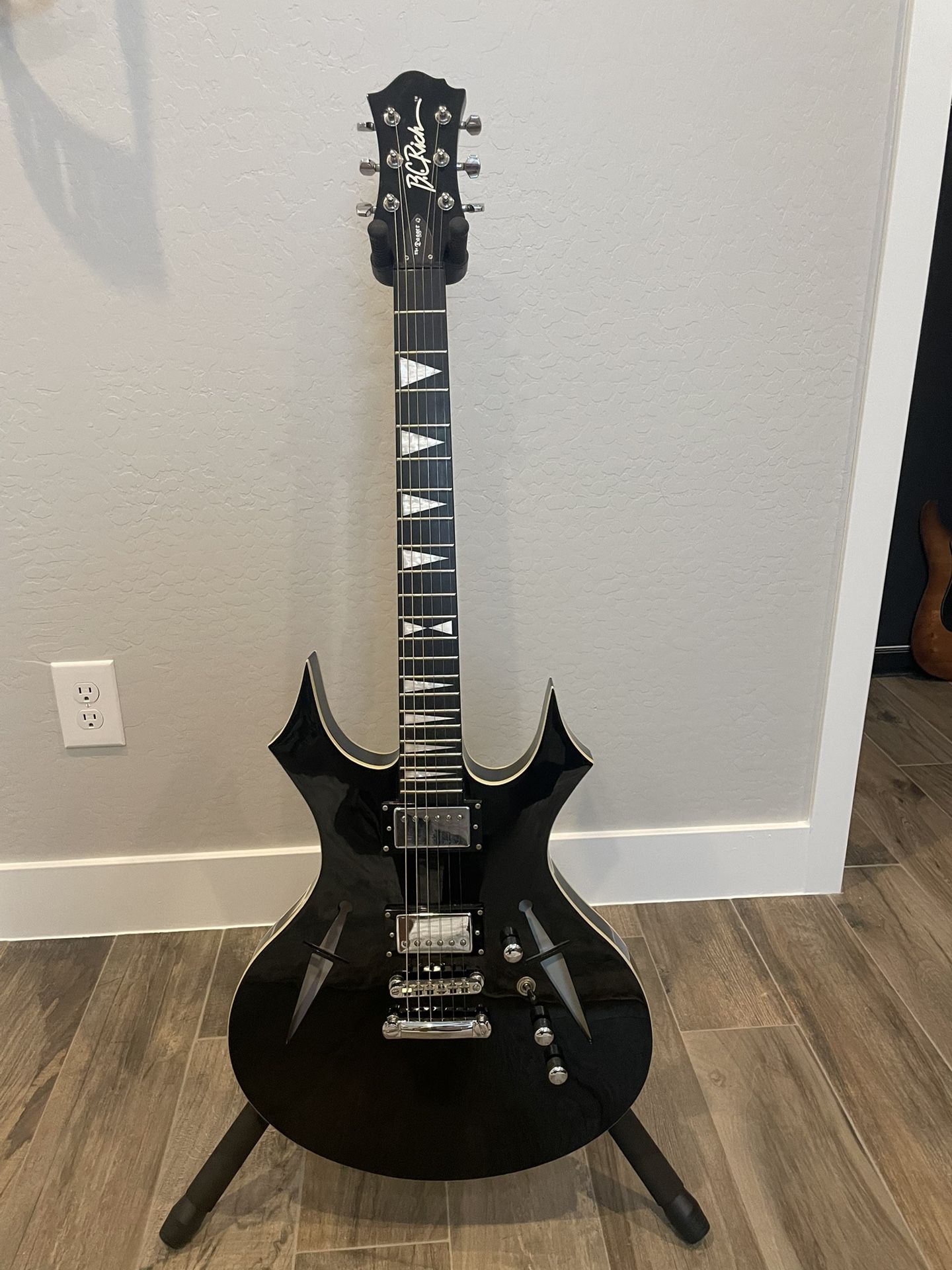BC Rich Dagger