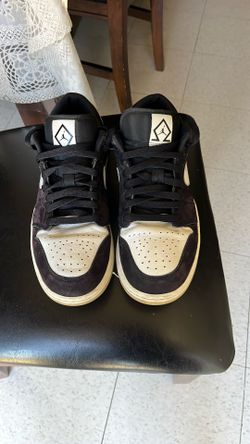 Nike Jordan 1 Low Size 10.5  Mens