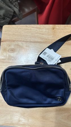 Lululemon Everywhere Belt bag 1L