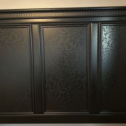 QUEEN SIZE BED FRAME (Must Sale)