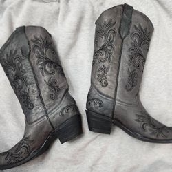 CIRCLE G Boots Womens 11 L5142 Black Filigree Tried on Like New

Pick up 77095 near Telge/West