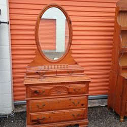 2 Piece Dresser With Mirror 
