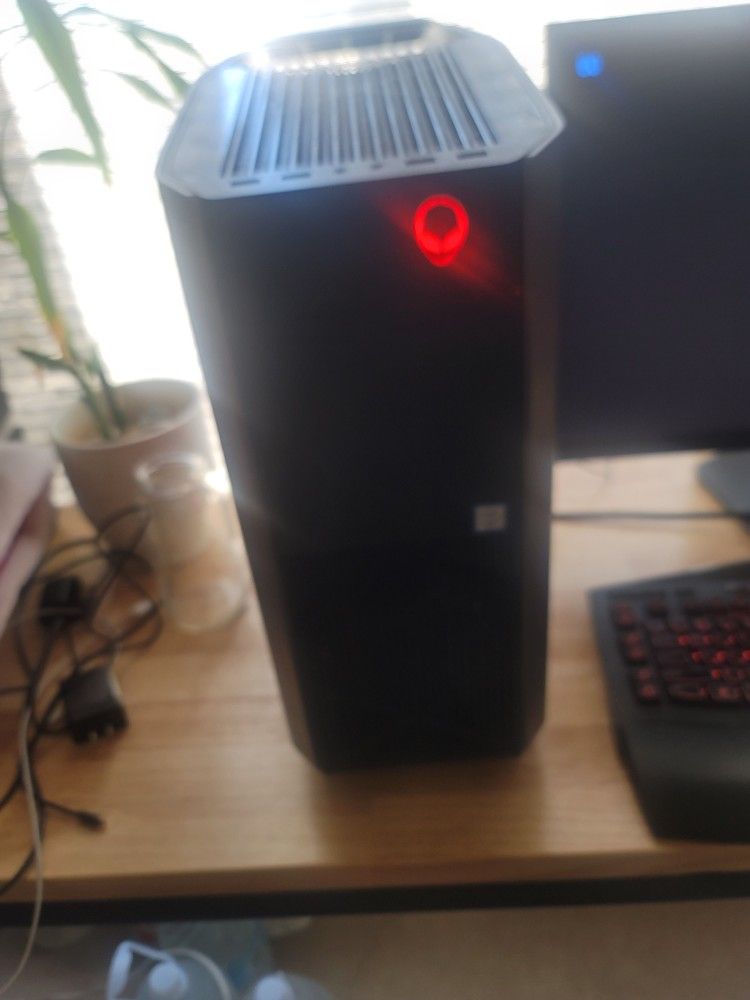 Alienware Aurora R5 for Sale in Sun City, AZ - OfferUp