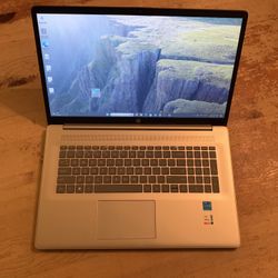 Hp 17-cn1069 Core i5-1155G7 512gb SSD 8GB 17.3" Touchscreen Win11