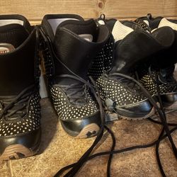 32’s Nova’s Snowboard Boots 