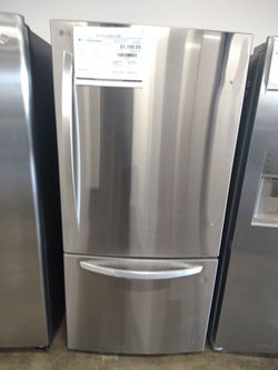 LG wide bottom freezer refrigerator stainless steel 26cu perfect for garage