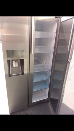 Refrigerator brand Samsung