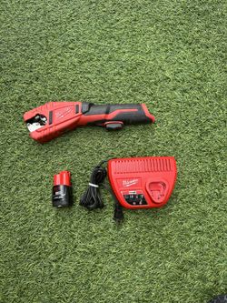 Milwaukee M12 Copper Tubing Cutter,battery & Charger