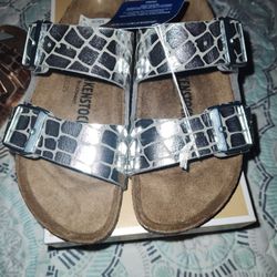 BIRKENSTOCK SIZE 37 New 