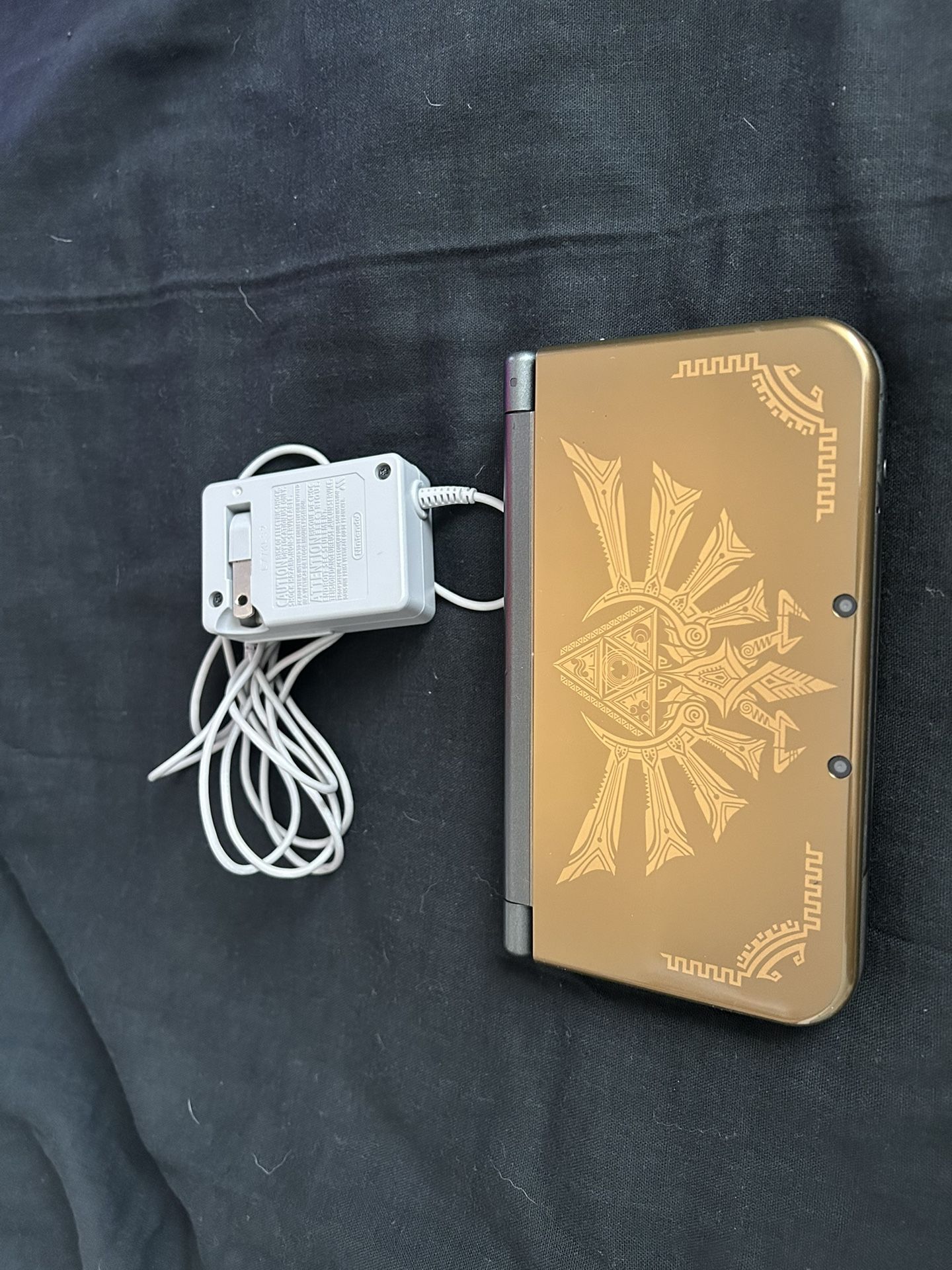 New Nintendo 3DS XL Hyrule Edition 