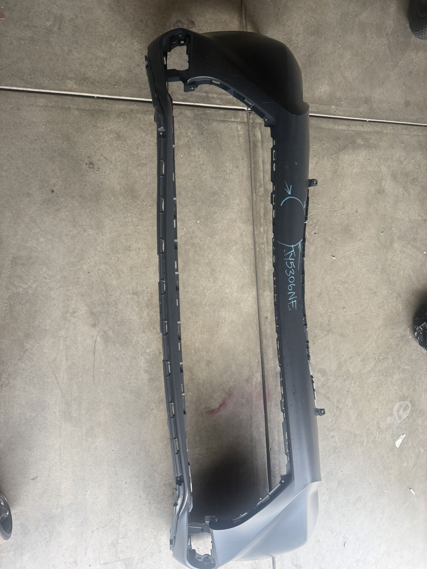 2022 Toyota Sienna Xle Bumper