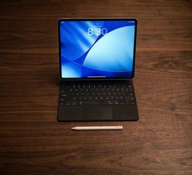 Apple iPad Pro 3rd Gen 256GB 12.9 inch WiFi/Cellular With Magic Keyboard