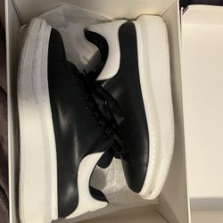 Alexander McQueen - Size 12