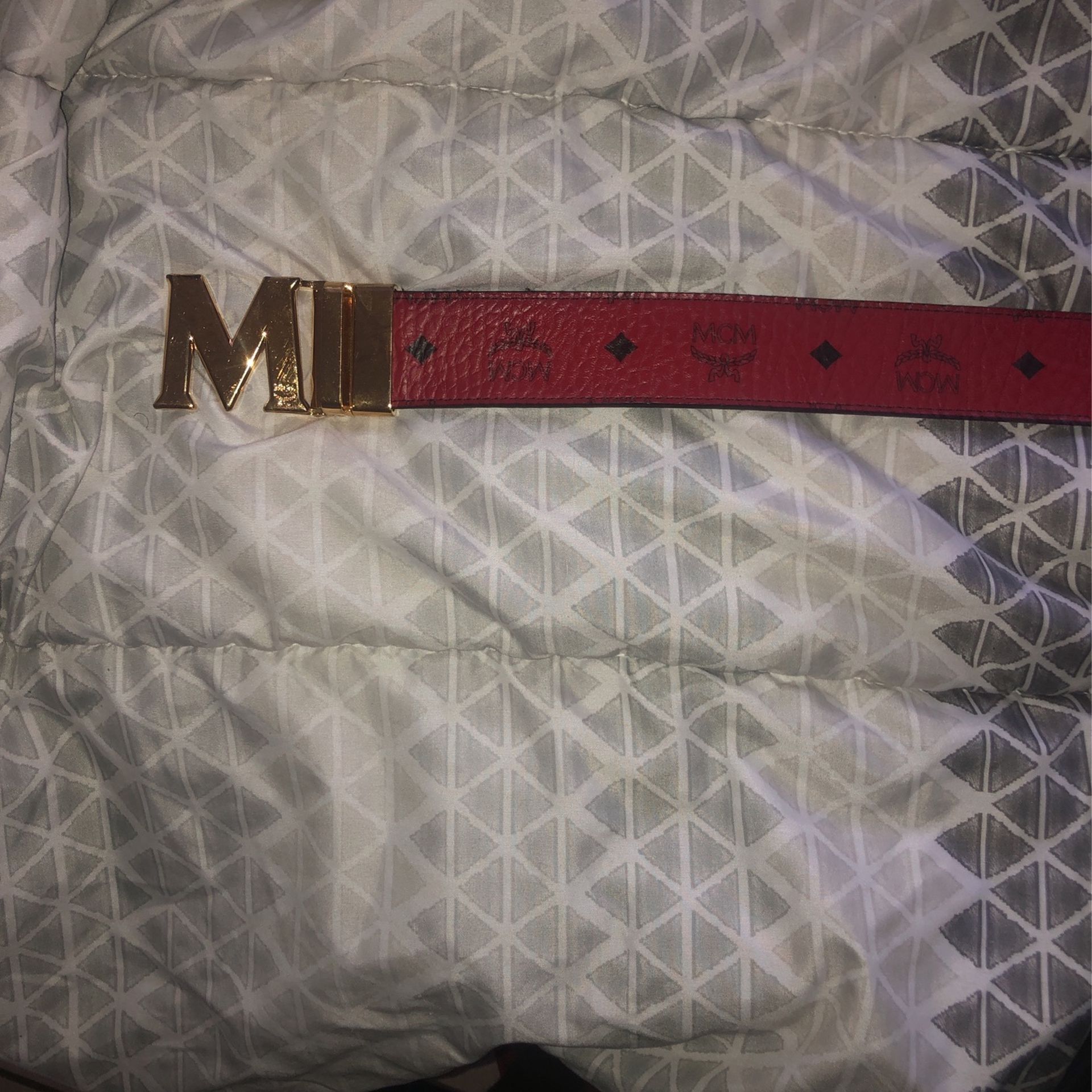 Mcm Belt Medium Size Lightly Worm Condition, It Comes With The Travel Bag Too