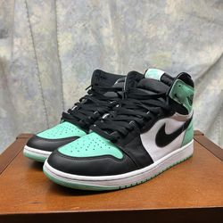 Air Jordan 1 Green Glow