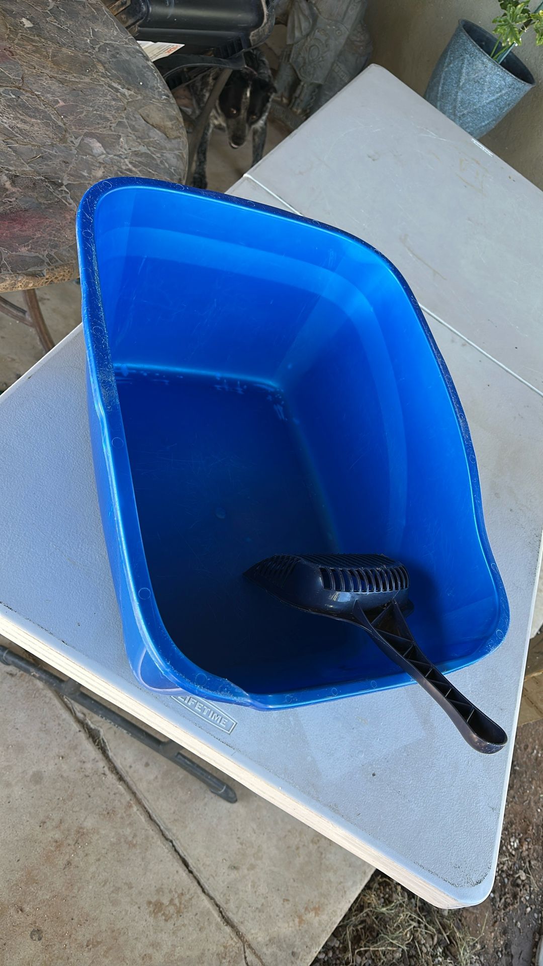 Kitty Litter Bin with scoop