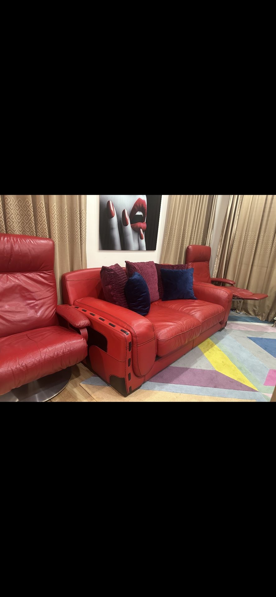 living room coach set ( PRICE NEGOTIABLE)