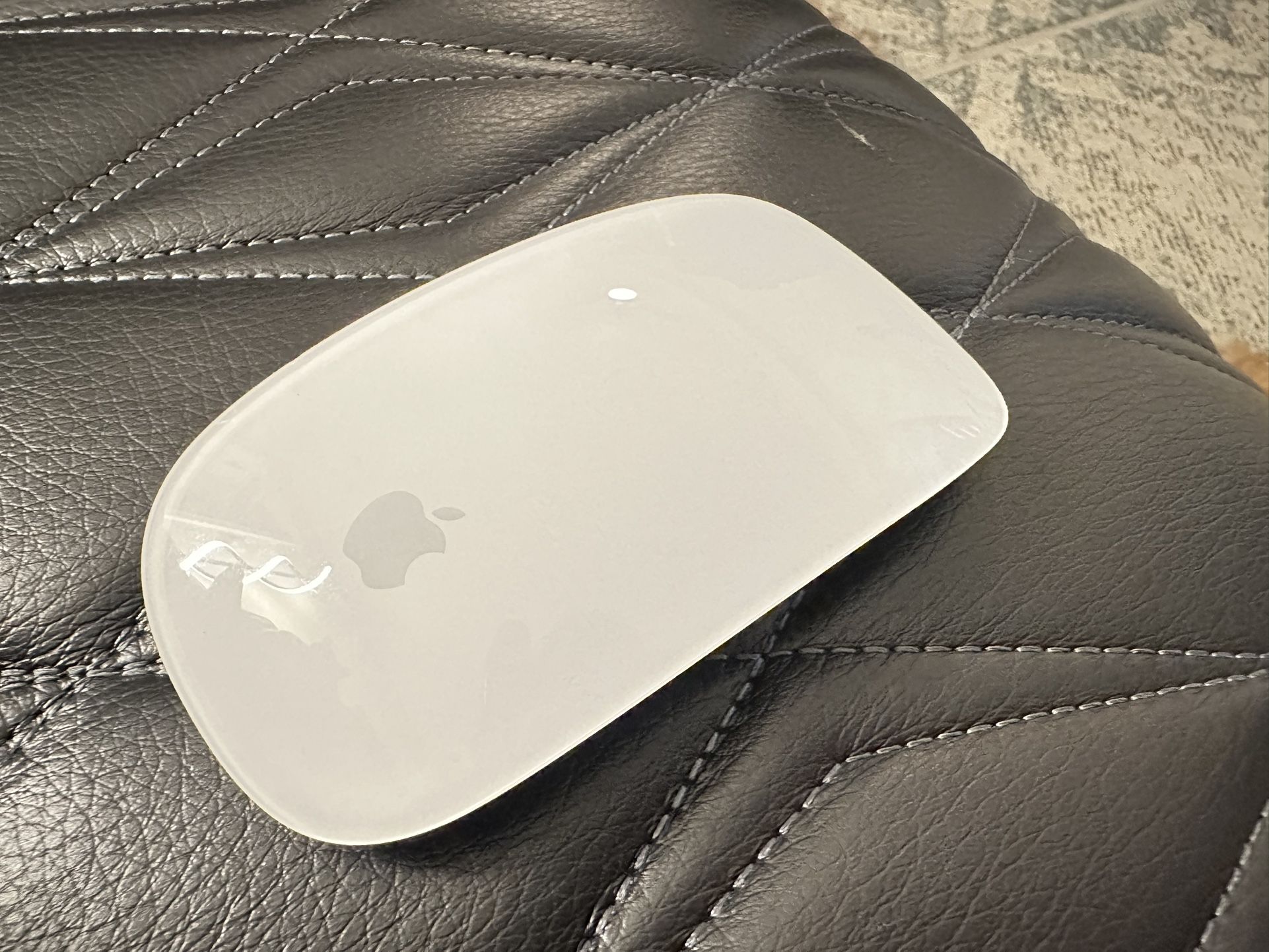 Apple Mouse