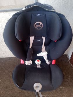 Baby car seat!!! Best  of the best  luxury! Let  him or her ride in  style!!°