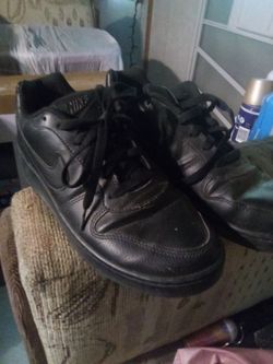 Size 9.5 Nike air  barely used