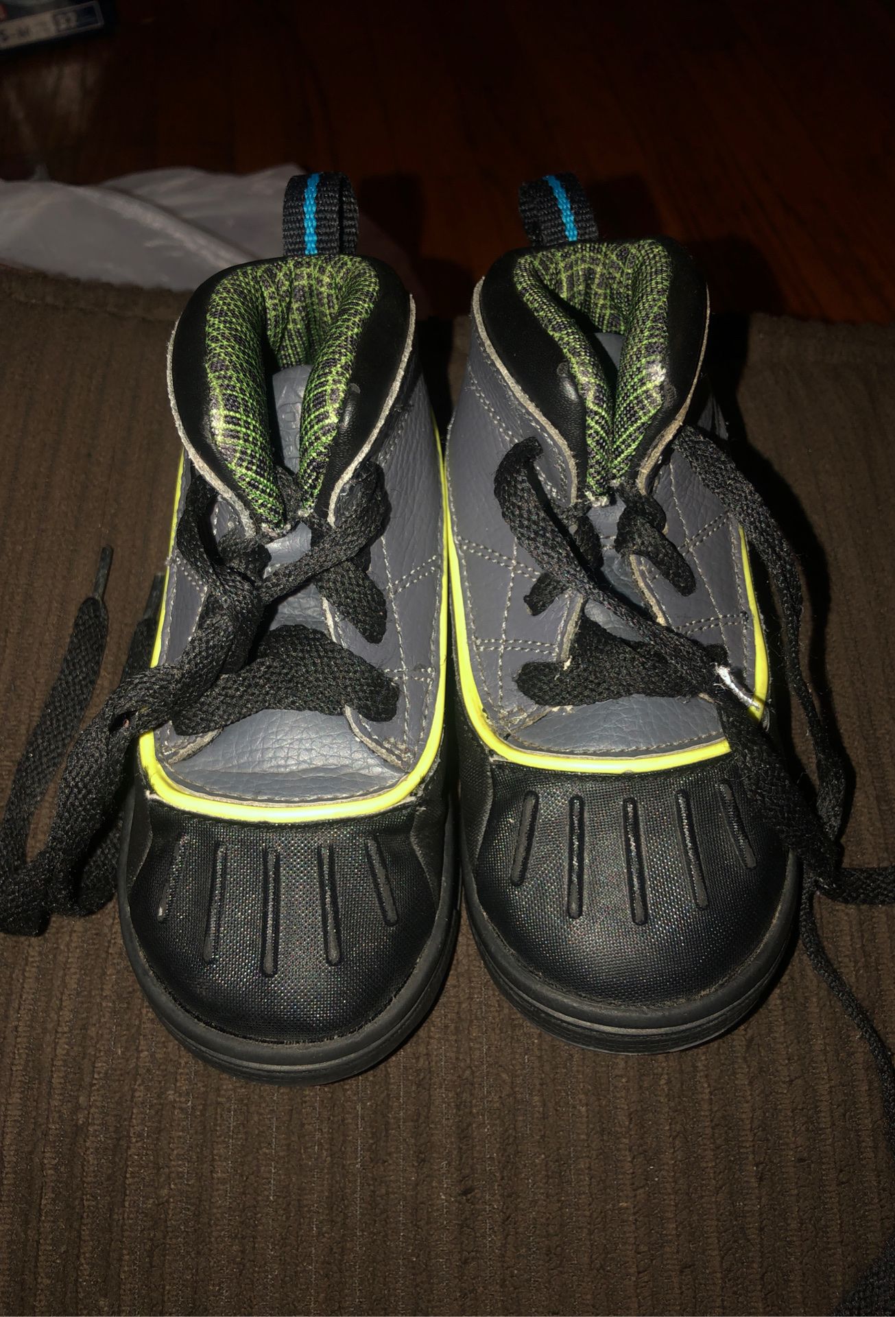 Nike boots toddler 8c