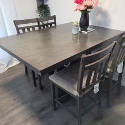 Dining Table  / Mesa