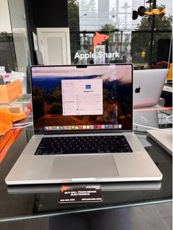 MacBook Pro 16” M1 Pro Chip 32GB Ram 512SSD! 90 Day warranty! We offer financing.