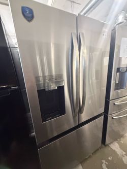 Stainless Steel French Door Refrigerator with Ice Dispenser