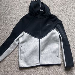 Dark Grey Heather Nike Tech Size XL