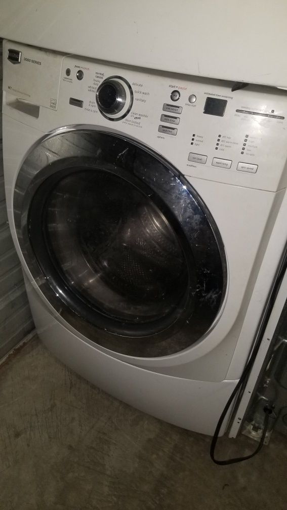 Maytag stackable Washer/ Gas Dryer
