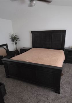 California Kind Bed Frame & Matching Set
