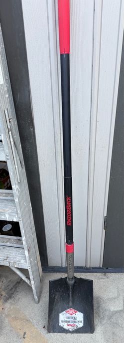Razor Back Square Point Shovel
